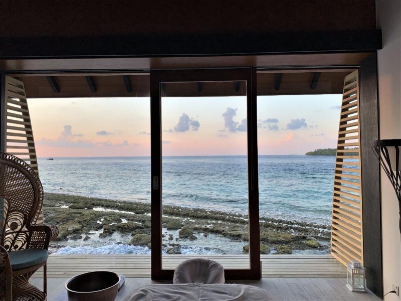 海が一望できるトリートメントルーム