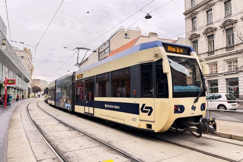 ウィーン市内を走る路面電車、トラム