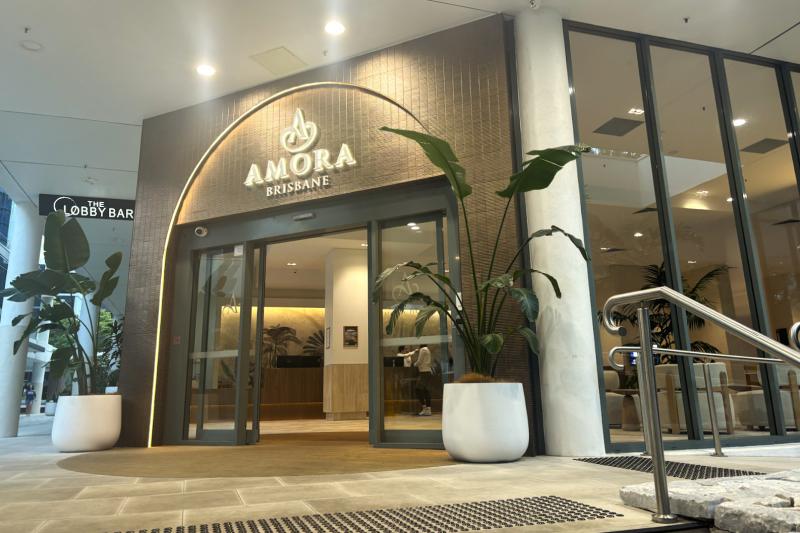 ホテルの入口はこちら