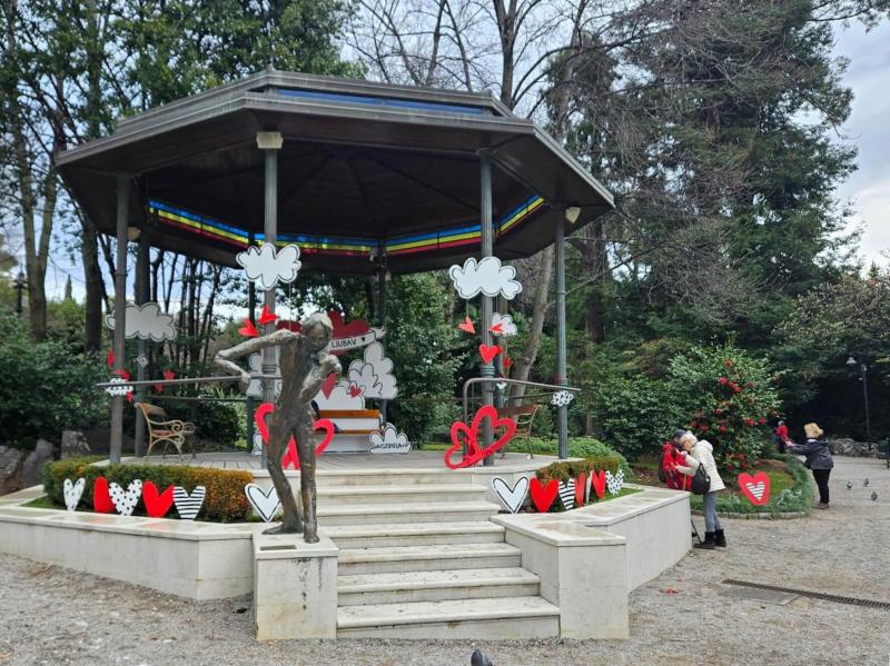 ヴィラ アンジョリーナ隣りの公園