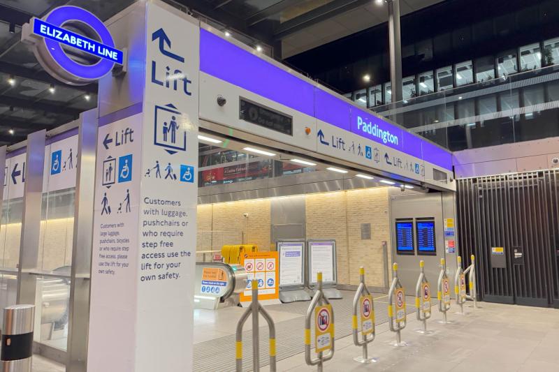 ロンドン ヒースロー空港からパディントン駅までは、数年前に新しく開通した地下鉄のエリザベスラインが直通しています。