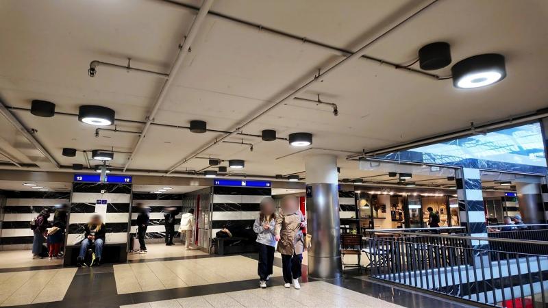 チューリッヒ中央駅の地下1階にあるコインロッカー