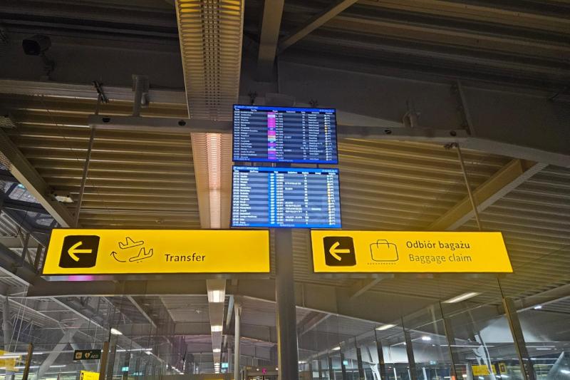 トランジットとバゲージピックアップのサイン