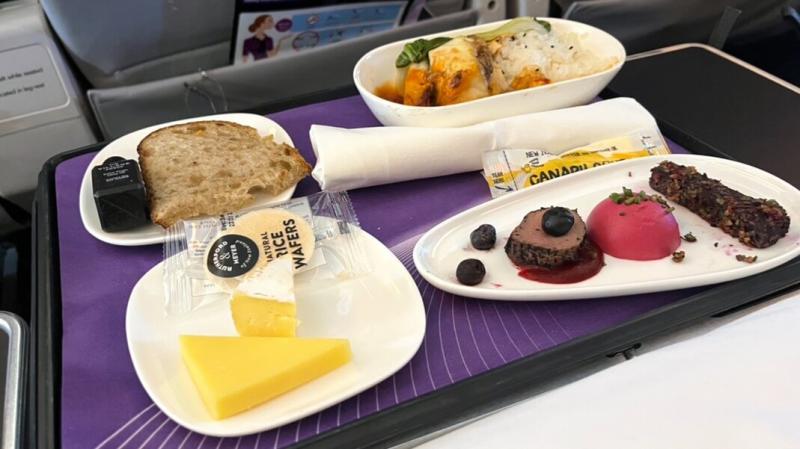 機内での夜ご飯