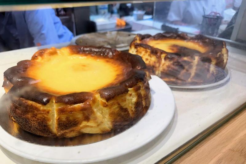 バスクチーズケーキ