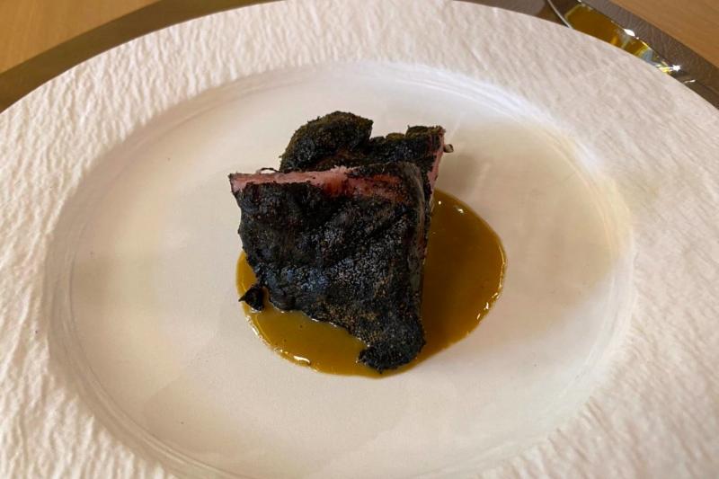 メインのお肉は他のお店に比べてボリュームは控えめでした