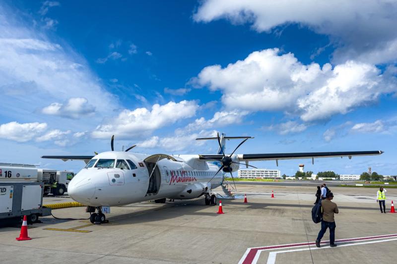 マーレ空港で国内線に乗り換え