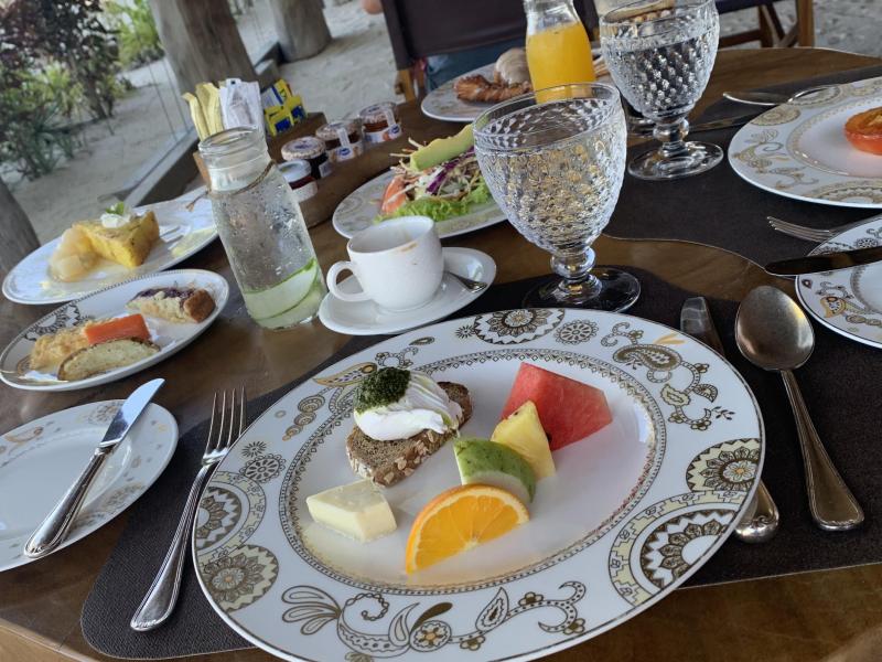 きれいな海を見ながら食べる朝食1