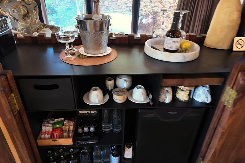 コーヒーや紅茶ほか、お部屋にある飲み物は自由にご利用いただけます