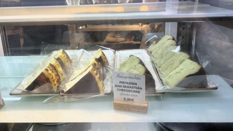 フィグルミュラーの隣にあるお店のチ-ズケーキ。本当においしかったです!