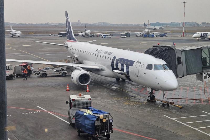 こちらがLOTポーランド航空機です!