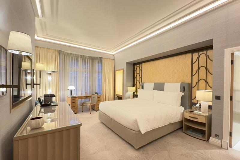 広々としたベッドルーム