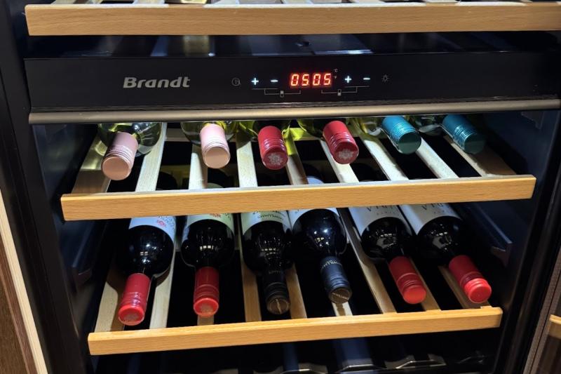 ワインセラー内は飲み放題! ワイン好きにはたまりませんね