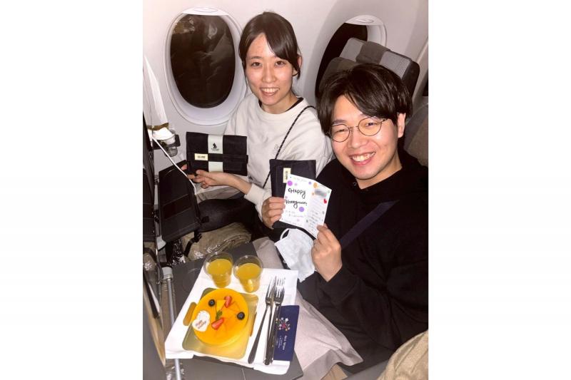 しかし、機内でハネムーンのサプライズを頂いたりと、結果として満足しています。また、行程表に到着後の手続きや動き方を事細かく記載して頂いていたので、スムーズに動くことができました。