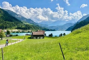 『愛の不時着』の最終回のロケ地・ルンゲルン湖にて
