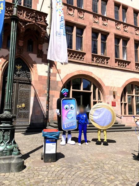 金融都市フランクフルトの広場では、ユーロのイベントも!