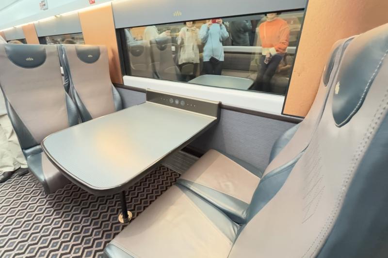 レストラン車両