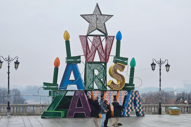 カラフルでかわいいワルシャワのシティサイン