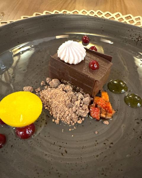 チョコレートケーキも甘すぎず絶品でした