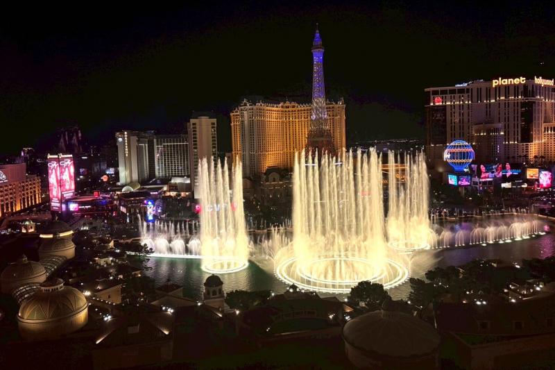 夜のラスベガス。ベラージオの噴水ショー