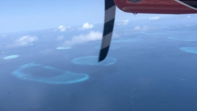 水上飛行機で出発