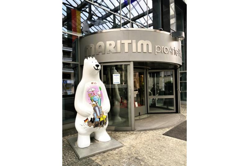 また、早い時間に到着したにもかかわらず、チェックインさせてもらえてチェックアウト後も荷物を預かってもらえたので、効率よく動くことが出来ました(写真:ベルリンのホテルでは玄関で熊がお出迎え)。≪ティースタイルより≫※アーリーチェックインはホテルからのサービスであり、当日の状況や空室状況により、必ずしもご利用いただけるとは限りませんので、あらかじめご了承ください。