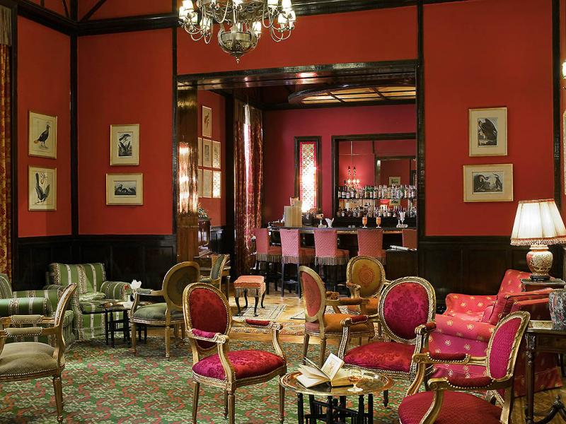 ROYAL BAR