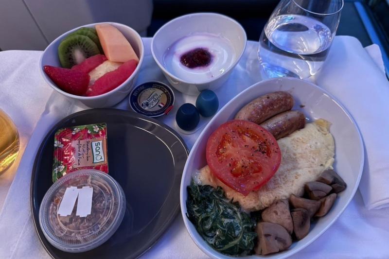 フライドバイでの機内食