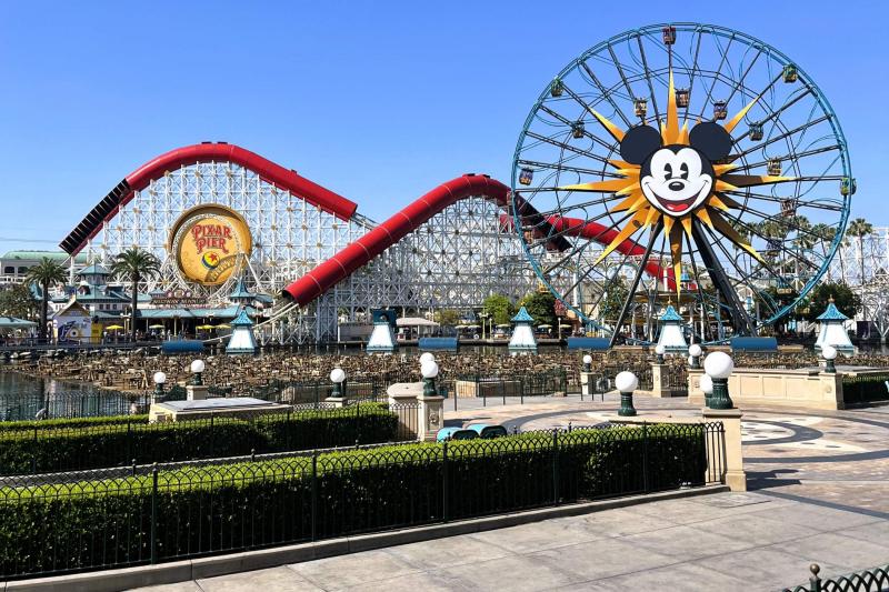 快晴のカリフォルニア ディズニーランド・リゾート、テンション上がります!
