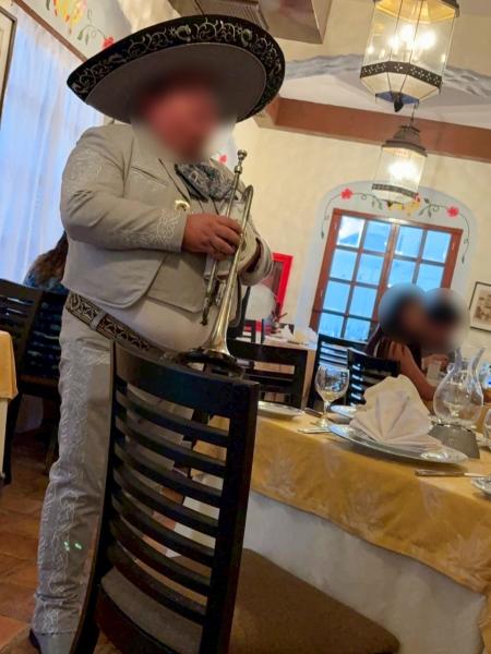 シークレット ザ バイン カンクンのリゾート。オールインクルーシブの食事のひとコマ