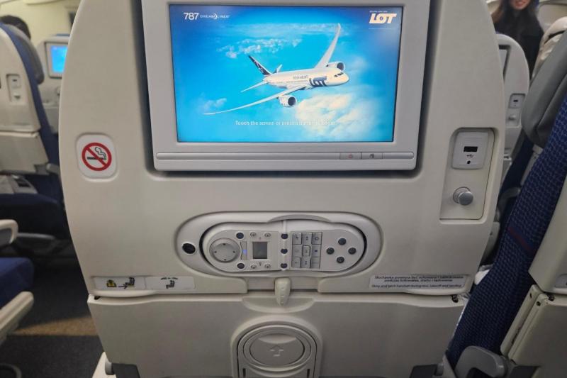 往路とは異なるレイアウトの座席