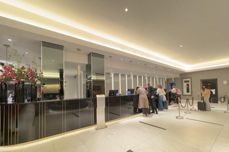 広々としたレセプション