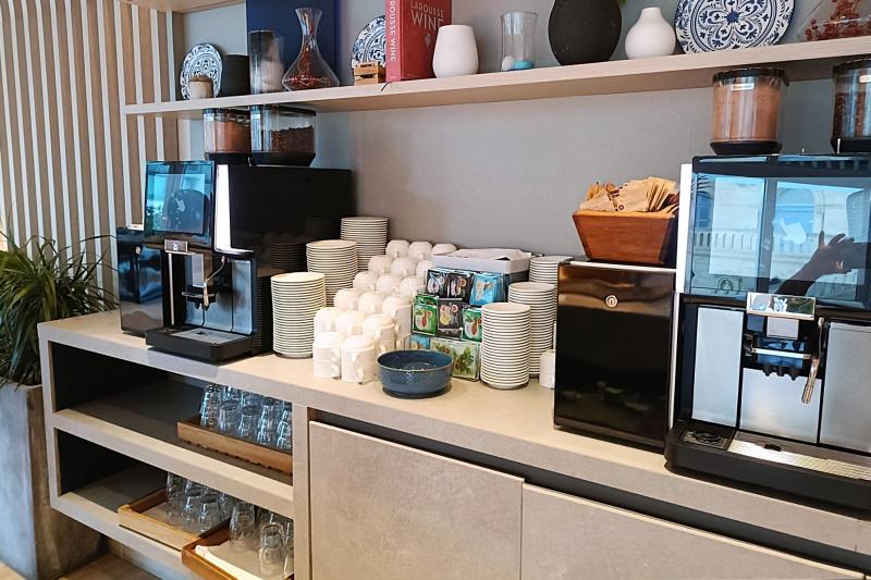 朝食のドリンクコーナー