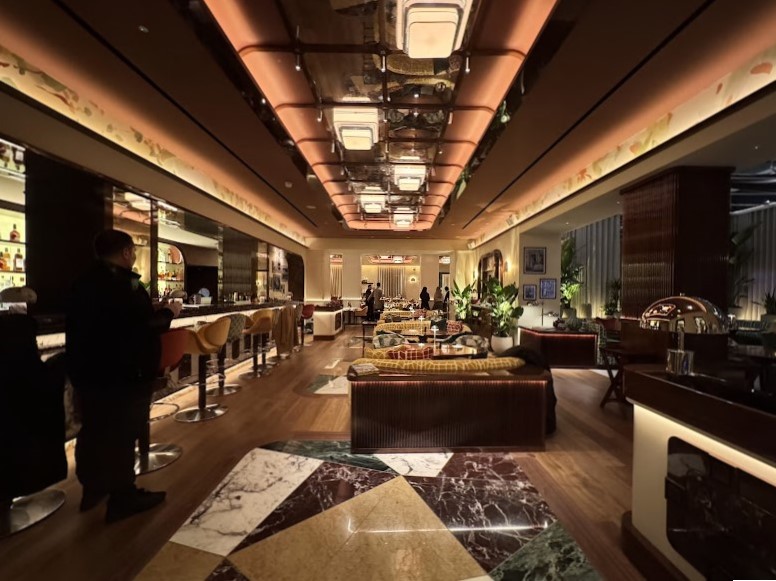 ラ モーム ロンドンは2025年2月にオープンしたばかりです。店内はかしこまりすぎず、まるで自分の家に帰ってきたような気分で、料理をいただくことのできる、イタリアンビストロがコンセプトだそうです。