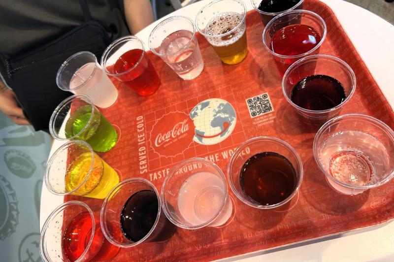 コカコーラ ストア ラスベガスで世界中のコカコーラ製品の試飲