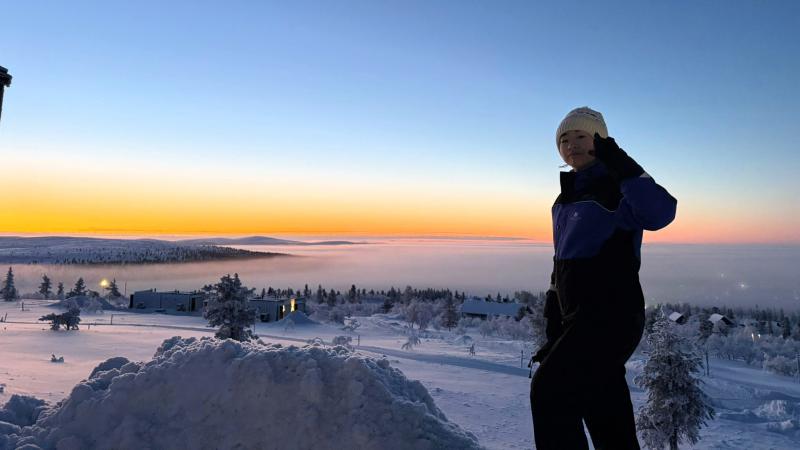 ホテルが山の上にあるので、サーリセルカの街の雲海も見られました