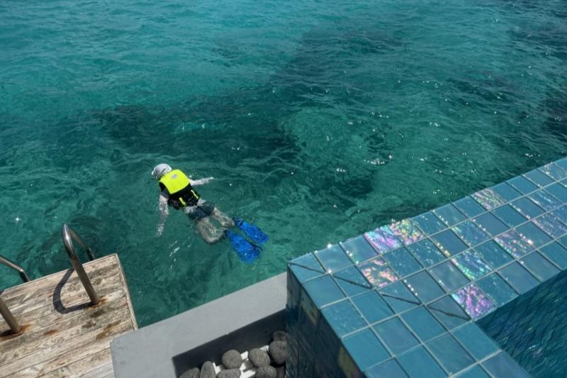 部屋からすぐ海へ