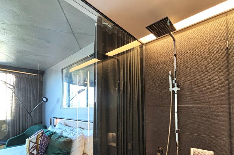 良かった、ちゃんとカーテンがありました(笑)