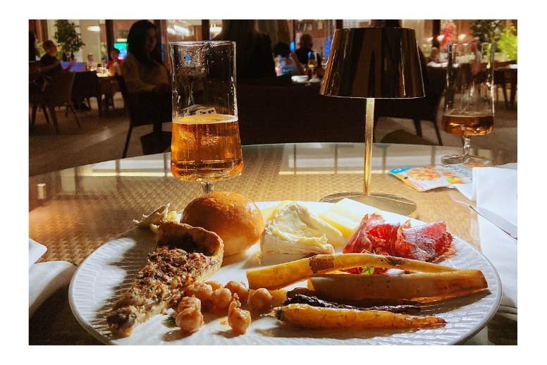 ビュッフェスタイルのお料理も