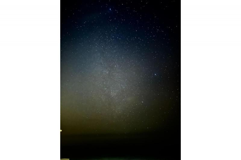 ヴィラのバルコニーから見た星空です。天気の良い日は星がすごくきれいに見えて、星空を撮るのを楽しんでいました!