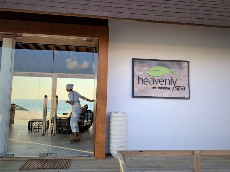 水上にあるHeavenly Spa