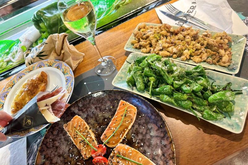 CAVA(スパークリングワイン)とタパス