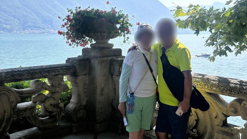 ただ、コモ湖畔の「バルビアネッロ邸」はマストだったので、館内ガイド付きツアーも事前に予約していただき、充分堪能できました。写真はバルビアネッロ邸での1枚。バルビアネッロ邸は、映画『スター・ウォーズ エピソード2/クローンの攻撃』のロケ地として有名な場所でもあります。