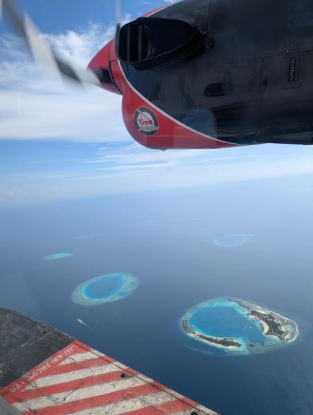 水上飛行機の窓から見える環礁や他のリゾートに釘付け! 飽きずにずっと見てました(笑)