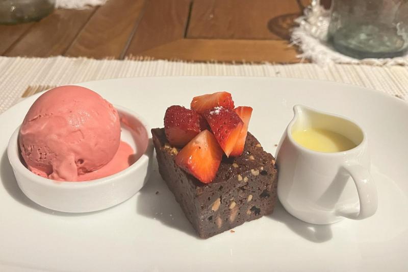 ディナーのスイーツ、どれを選んでも美味でした