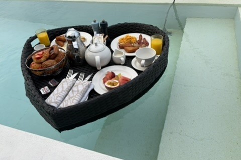 フローティングブレックファースト