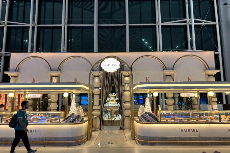 空港にあるカイマックのお店。カイマックとはトルコの伝統的な乳製品で、現地では朝食やデザートとして食べることが多いようで、ここは有名なお店のひとつ