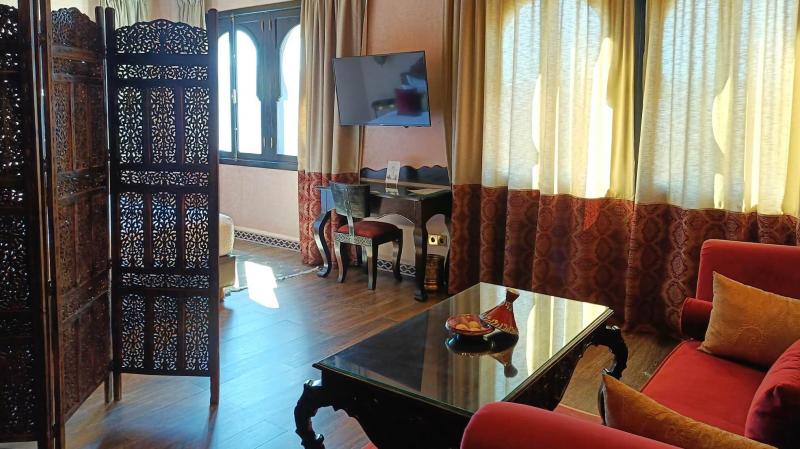 ベッドルームとソファエリア