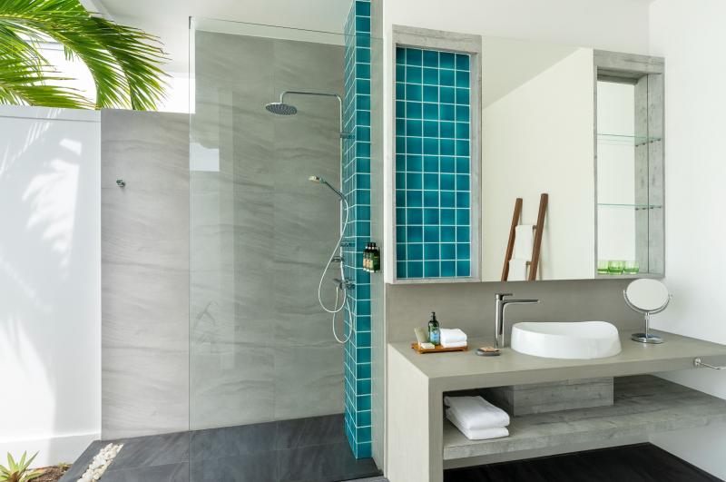 デラックスビーチバンガロー