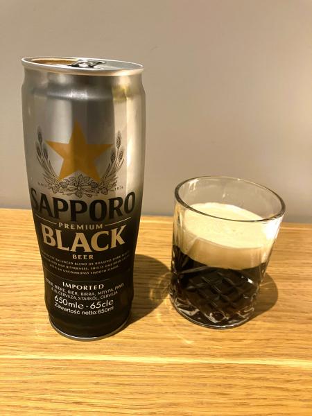 チャイナタウンのグローサリーストアで購入したサッポロの黒ビール